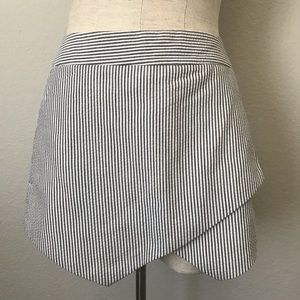 SOLD- Seersucker striped skort